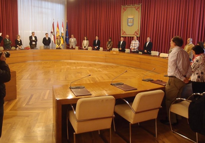 Minuto de silencio por el fallecimiento de José Luis Lagunilla