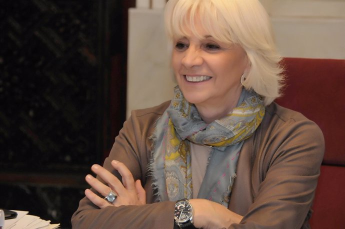 La alcaldesa de Cádiz, Teófila Martínez, durante la entrevista