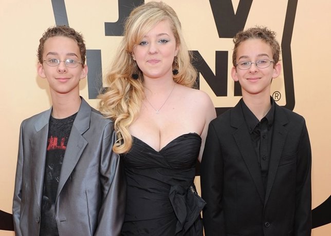  Actors Sawyer Sweeten, Madylin Sweeten And Su