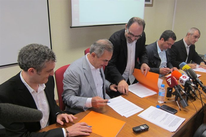 Momento de la firma del acuerdo