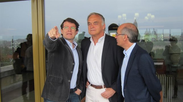 Esteban González Pons, junto al candidato del PP a la Alcaldía de Salamanca