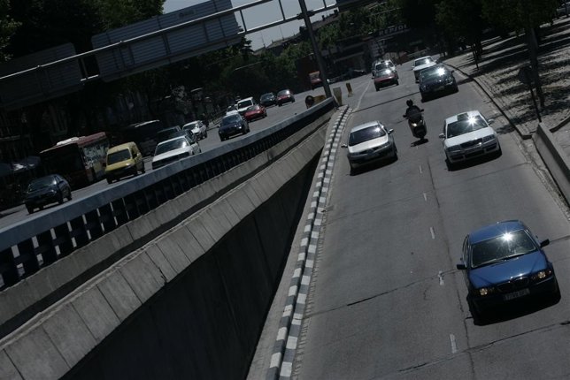 Recursos de tráfico. Carreteras. Coches. 