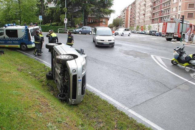 Herido un hombre al ser atropellado por un turismo en Pamplona.
