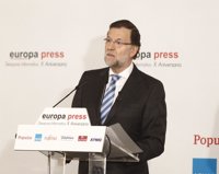 Rajoy dice sobre Rato que el Gobierno ha hecho "todo lo que tenía que hacer" y que "las instituciones funcionan"