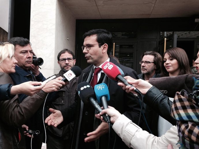 Francisco Cuenca en Juzgados de la Caleta