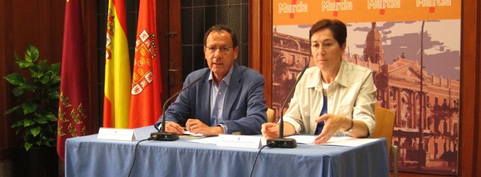 Alcalde de Murcia y consejera de Sanidad en rueda de prensa