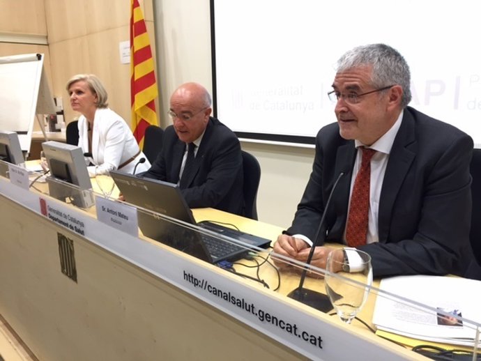 María Neira (OMS), conseller Boi Ruiz, Antoni Mateu (secr.Salud Pública Govern)