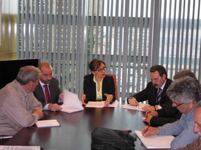 Reunión de la consejera Belen Fernández con el comité de empresa de Renfe.