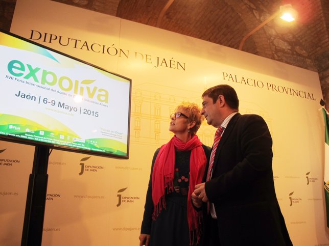 Elena Víboras y Francisco Reyes en la presentación de Expoliva 2015.