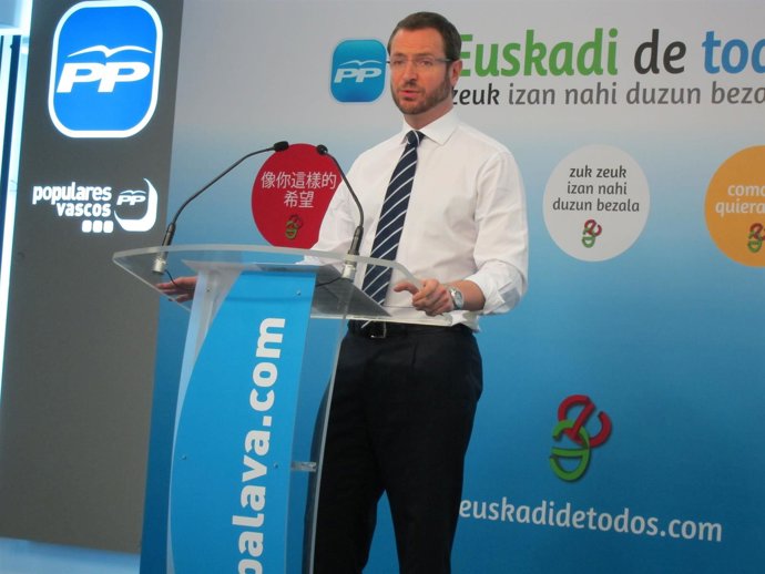 El candidato del pp a la alcaldía de vitoria, javier Maroto