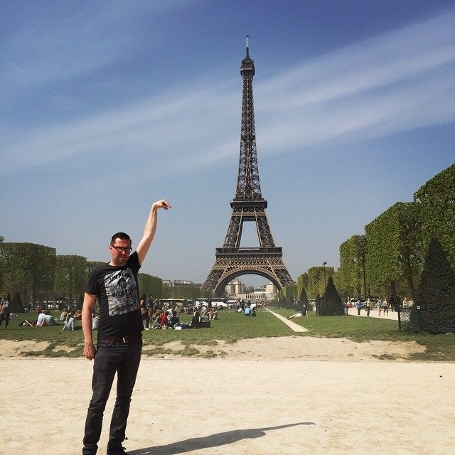 Sid Frisjes en la Torre Eiffel