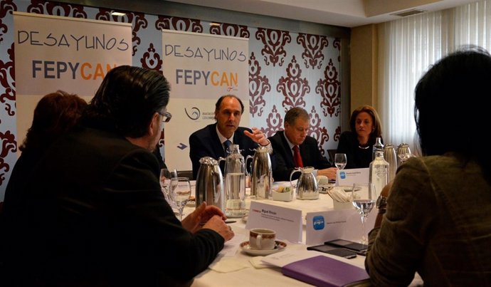 Diego en un desayuno de FEPYCAN