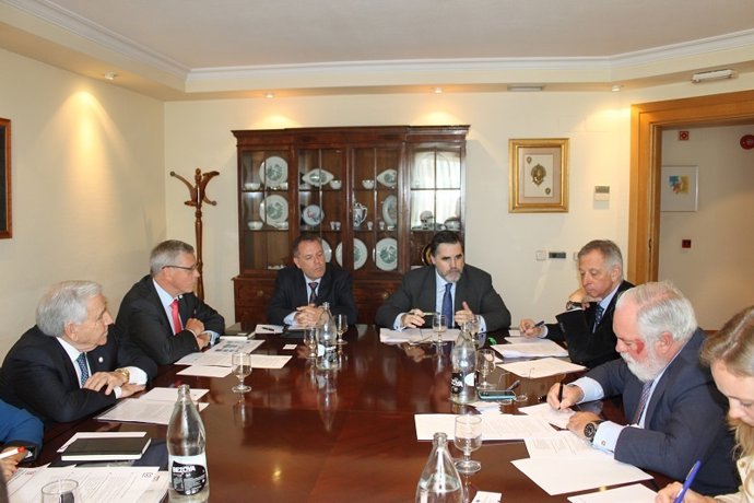 Reunión de Sernauto con Miguel Arias Cañete