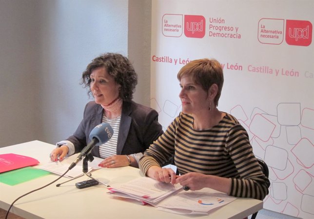Ángela Arranz (I) y Carolina Martín (D)