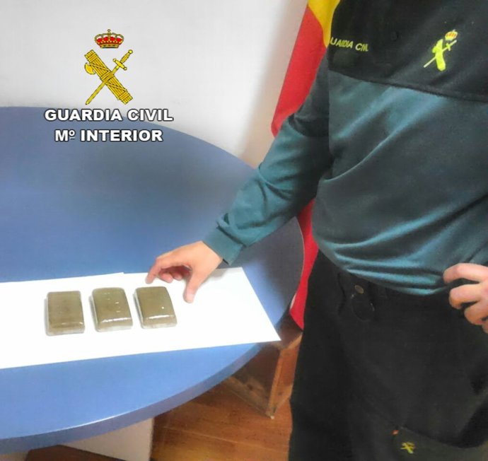 Tabletas de hachís interceptadas por la Guardia Civil. 