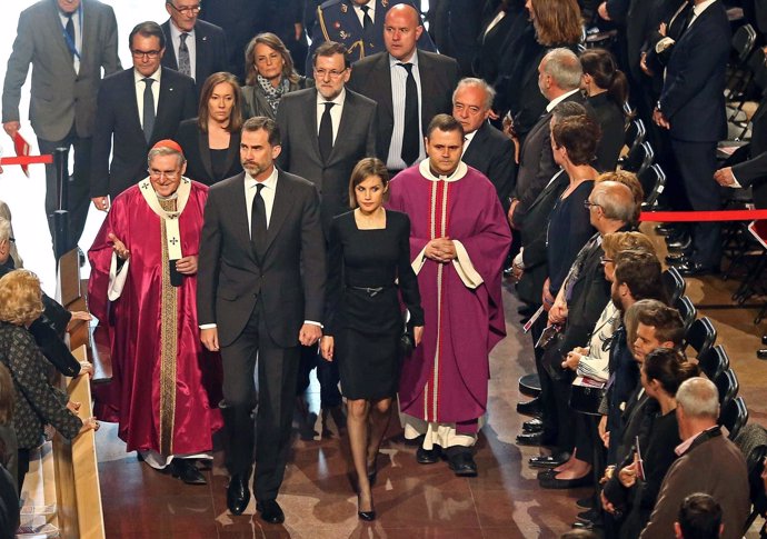 Los Reyes, Rajoy y Mas en el funeral por las víctimas de Germanwings