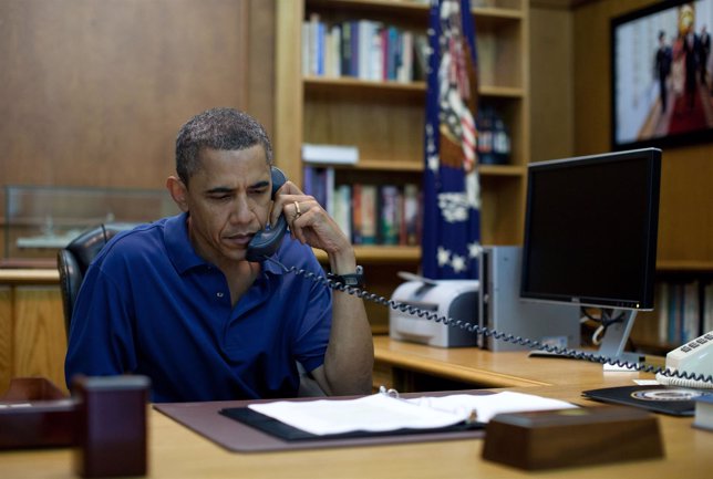 Presidente Barack Obama Al Teléfono