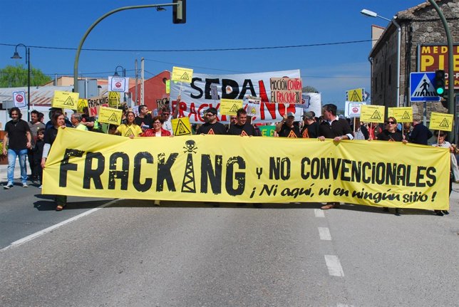 Protesta de vecinos contra sondeos de fracking