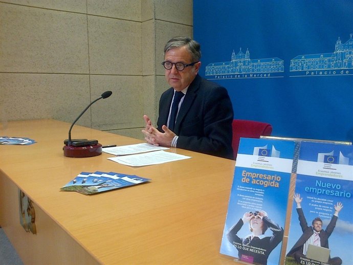 Fuentes durante la rueda de prensa