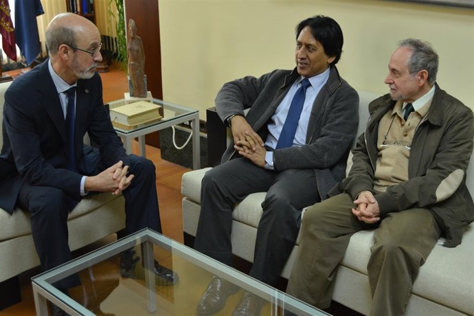 Investigadores De Una Universidad Sueca Desarrollarán Su Tesis Sobre Exoesquelet