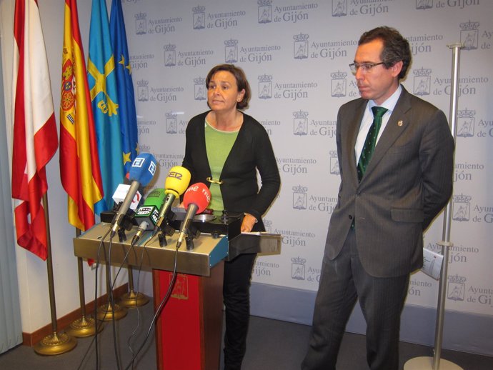 La alcaldesa de Gijón, Carmen Moriyón y el concejal Fernado Couto. 