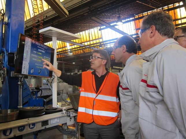 Ignacio Diego en la planta de Nissan de Los Corrales de Buelna
