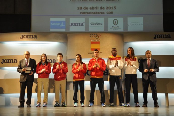 Presentación equipaciones Joma en el Coe