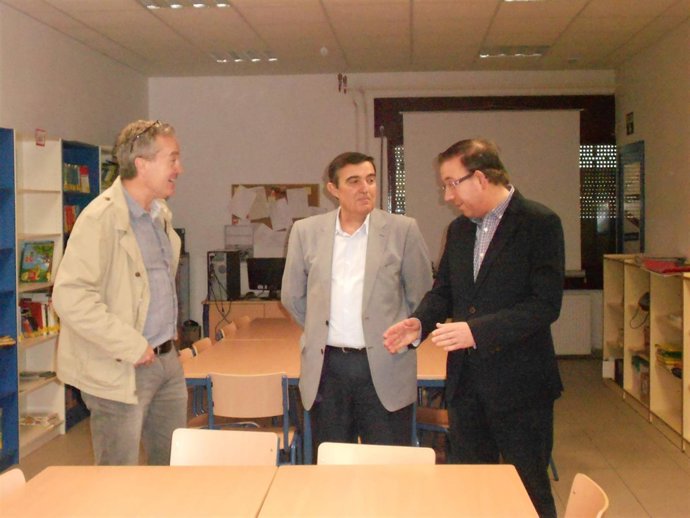 2 Fotos JUNTA (Visita Centros Educativos Aracena)