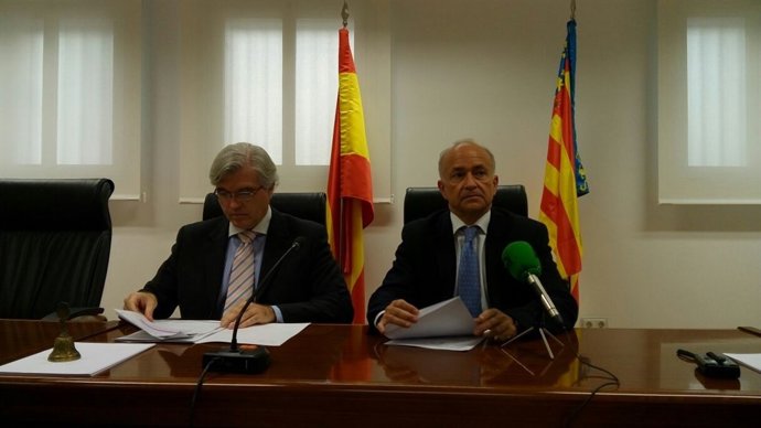 Magro (dcha) junto a Santiago de las Heras, director de Fontcalent