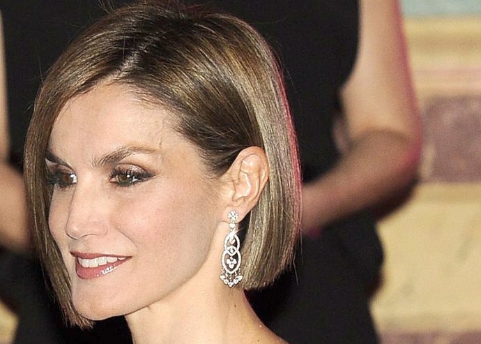 Letizia se corta el pelo          