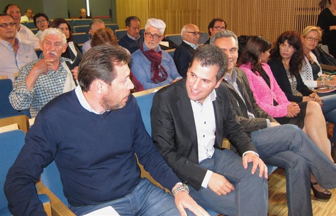  Óscar Puente Junto A Luis Tudanca En El Acto Sobre Política Social