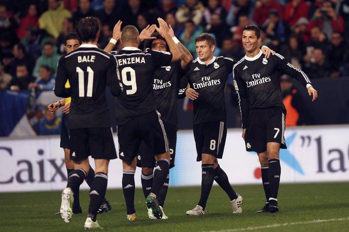 Jugadores del Real Madrid celebran la victoria