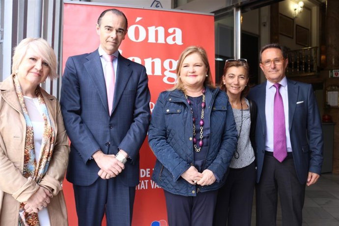 Llombart asiste a un maratón sangre