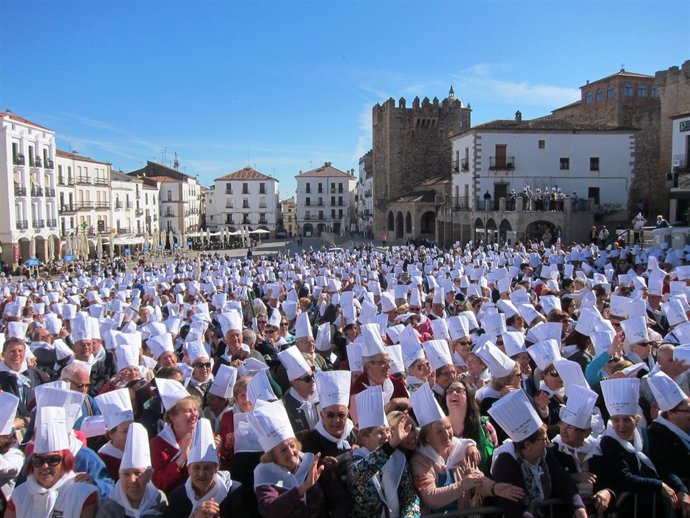 Los mayores extremeños apoyan la Capital Española de la Gastronomía en Cáceres