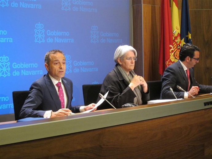Juan Luis Sánchez de Muniáin, Lourdes Goicoechea e Íñigo Alli.