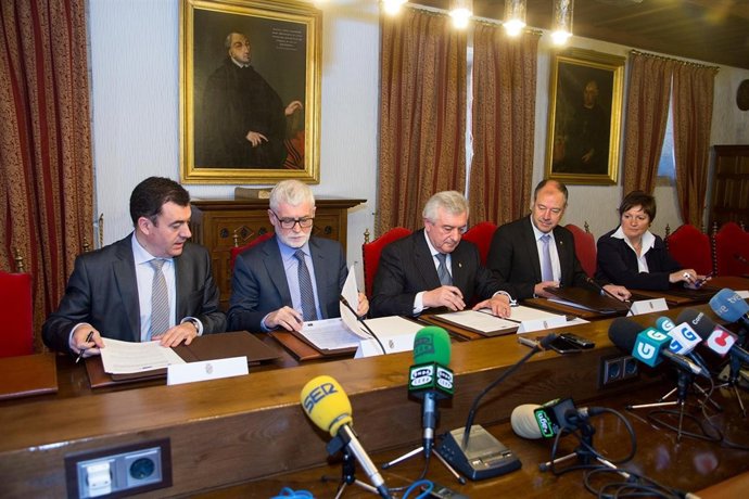 Os conselleiros de Cultura, Educación e Ordenación Universitaria, Román Rodrígue