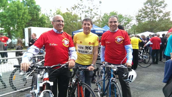 Elías Bendodo, en el acto de 80 aniversario de la Vuelta Ciclista