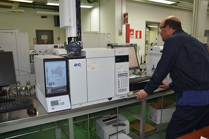 Laboratorio de Cepsa en refinería La Rábida, en Huelva.
