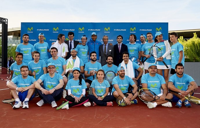 Nadal comparte pista de tenis con los clientes de Movistar