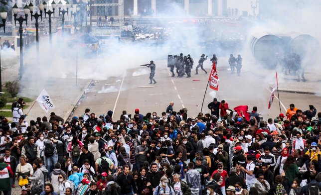 Manifestación de profesores en Brasil