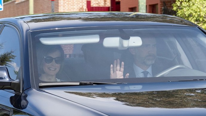 LOS REYES EN EL COLEGIO DE LA PRINCESA LEONO