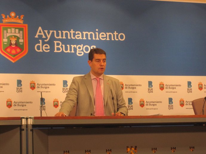 Ángel Ibáñez en la rueda de prensa posterior a la Junta de Gobierno