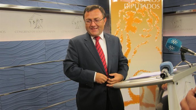 El dirigente socialista Miguel Ángel Heredia, este jueves en el Congreso