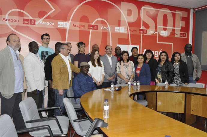 Javier Lambán se ha reunido con el Foro de Inmigrantes. 