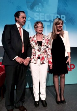 Elena Víboras con Ricardo Delgado y Susana Cendoya