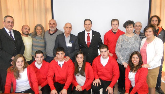 Los participantes con sus profesores.