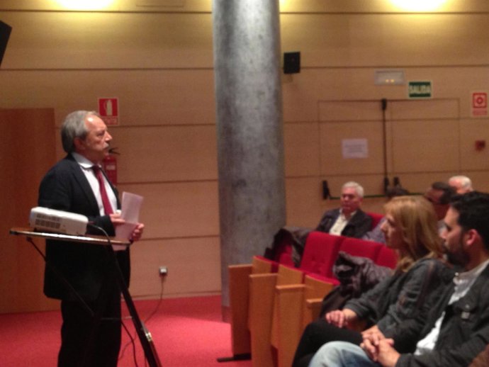 Wenceslao López, a la izquierda