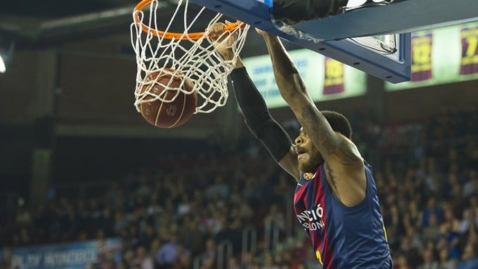 El Barcelona se venga de Obradoiro en el Palau