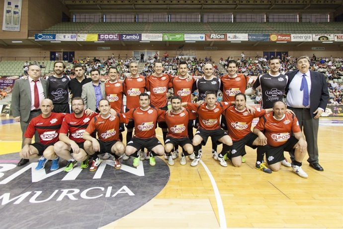 Homenaje a Kike Boned, excapitán de ElPozo Murcia