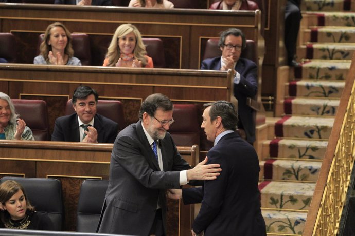 Rafael Hernando y Rajoy en el Congreso